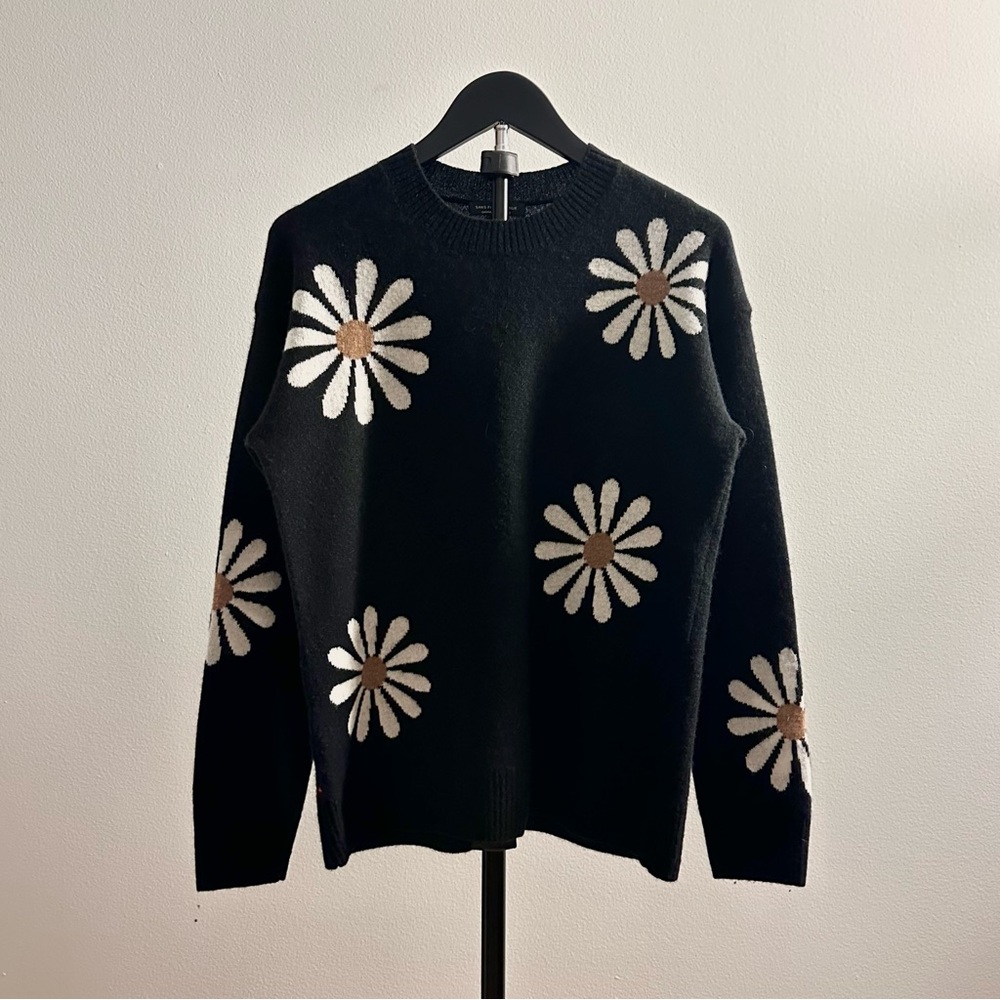 Saks Fifth Avenue Cashmere Black White Daisy Intarsia Crew Neck Sweater Size S